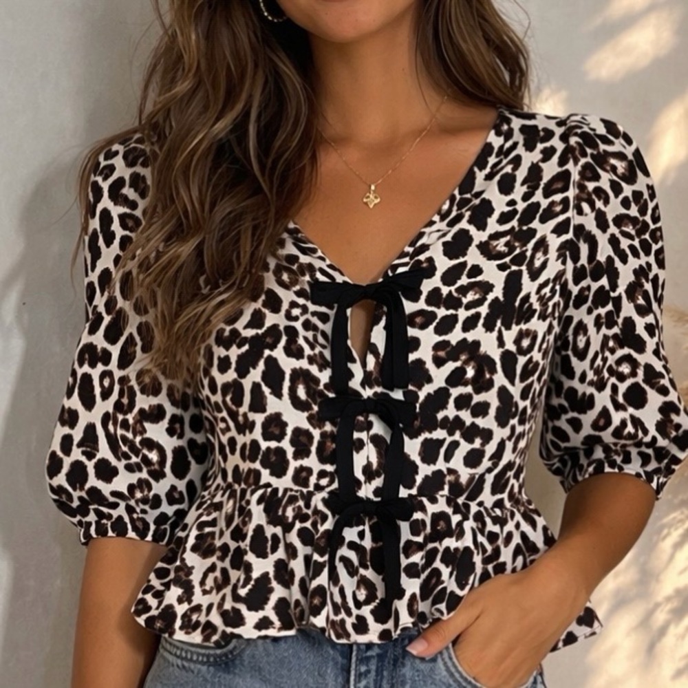 Monteau L.A. Leopard Print Tie-Front Peplum Top - Size Medium
